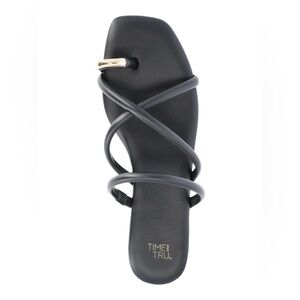 Black Strappy Toe Ring Sandals